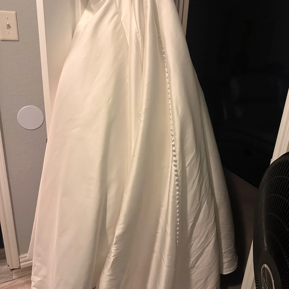 Sincerity Bridal Ivory Gown - Picture 8 of 10